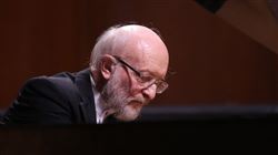 Играет Алексей Любимов