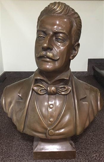 Торжественная церемония передачи в дар Консерватории бюста Джакомо Пуччини