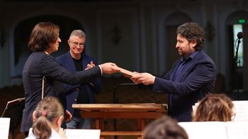 Вручение стипендий имени Михаила Юровского