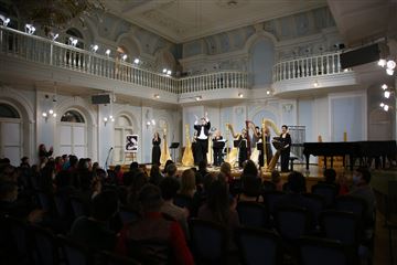 «Королева арфы. В день рождения Веры Дуловой»