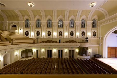 Портреты в Большом зале Московской консерватории