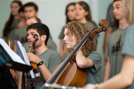 An artistic meeting with the Westmont College Students’ Chorus