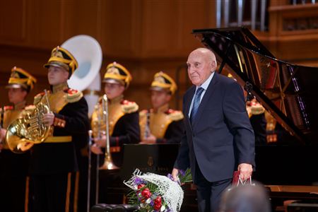 К 90-летию В. Е. Захарова