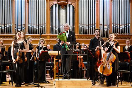 <i>A Jouney to America</i>