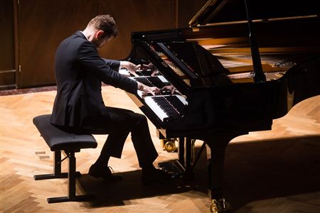 Andrei Gugnin (piano)