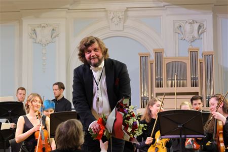 A Musical Journey from London to Paris