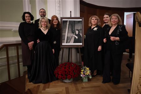 «В день рождения Веры Дуловой»