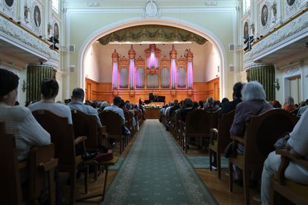 Pavel Nersesyan (piano)