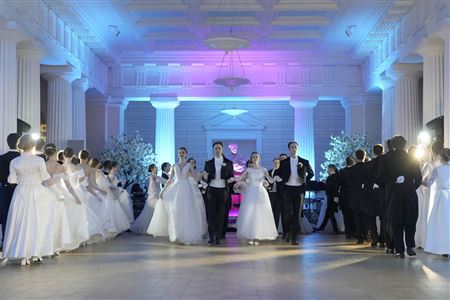 The Thirteenth Spring Ball <i>The Waltz of the Victory</i>