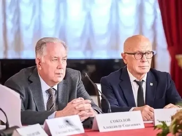 А. С. Соколов на рабочей встрече  О.Б. Любимовой