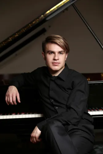 Александр Страхов