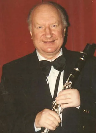 Лев Михайлов