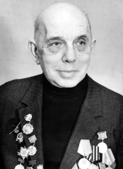 Леонид Живов