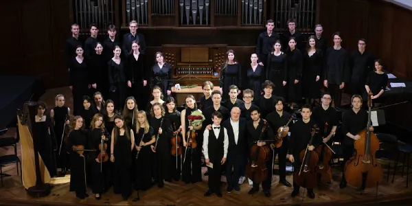 Chamber orchestra and choir conducted by Pyotr Yanovsky