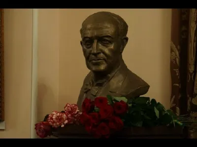 Торжественная церемония передачи в дар Консерватории бюста Рудольфа Борисовича Баршая