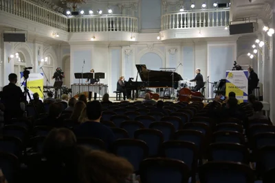 Иван КОЛОВАНОВ (Россия). Concerto barbaro для ксилофона, фортепиано и ударной установки. Специальный приз конкурса. Исполняют Андрей Габелков (ксилофон), Мона Хаба (фортепиано), Андрей Винницкий (ударная установка)