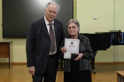 Церемония награждения педагогов, концертмейстеров и сотрудников
