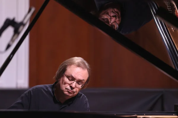 Валерий Кулешов, фортепиано. Малый зал