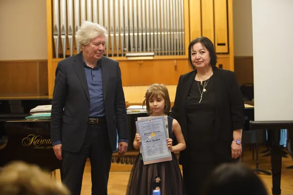 Лилия Туровцева (Россия), лауреат 2-й конкурса в категории 7-10лет
