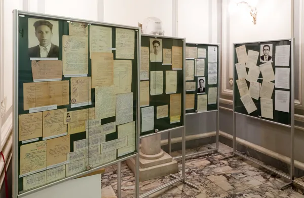 Выставка к 80-летию Ю. Н. Холопова в фойе Рахманиновского зала Московской консерватории.