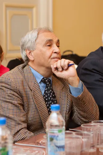 Председатель жюри по специальности «флейта» Валерий Кикта (Российская Федерация).