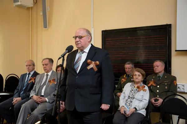 Выступает Председатель Совета ветеранов Центрального административного округа г. Москвы Василий Николаевич Андриенко.