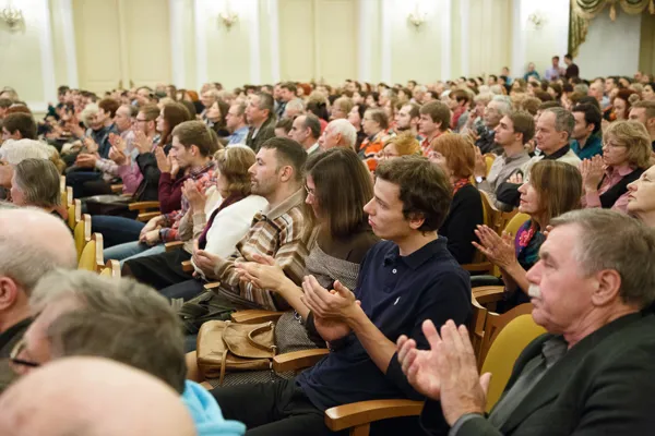 В Большом зале консерватории прошла торжественная церемония закрытия VI Международного конкурса Московской консерватории для исполнителей на духовых и ударных инструментах и концерт лауреатов конкурса.