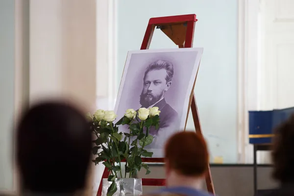 В Рахманиновском зале состоялся концерт, посвящённый Н.Г. Рубинштейну и П.И. Чайковскому. Программа подготовлена иностранными учащимися композиторского, дирижёрского и оркестрового факультетов класса профессора Р. А. Хананиной (межфакультетская кафедра фортепиано).