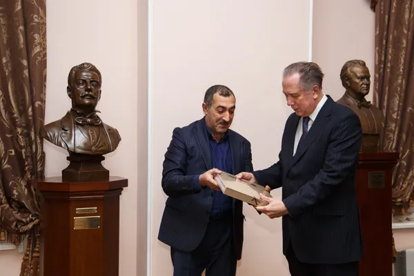 Торжественная церемония передачи в дар Консерватории скульптурного образа Джакомо Пуччини.