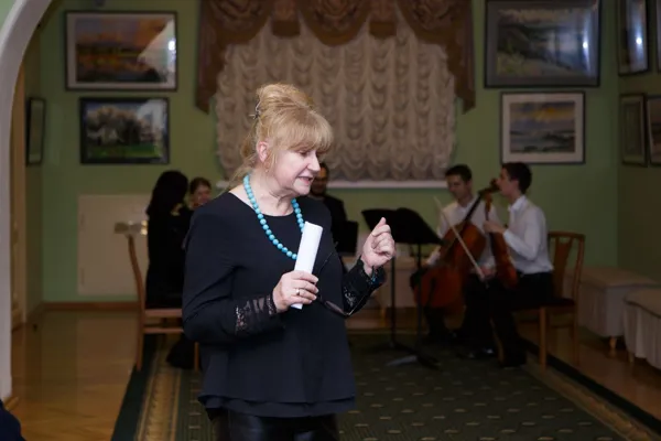Выступает проректор по учебной работе Московской консерватории, профессор Лариса Евдокимовна Слуцкая.