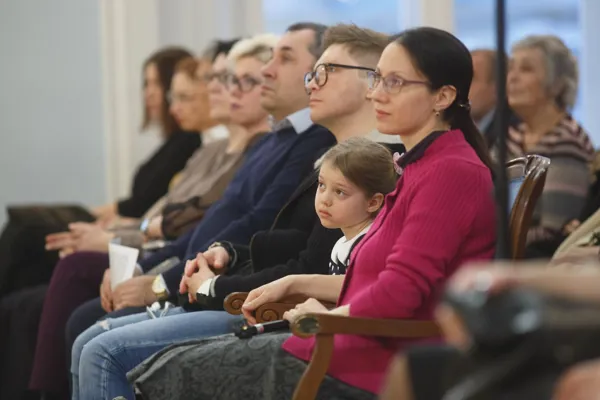 На концерте музыки и танца эпохи барокко в Рахманиновском зале Московской консерватории. 