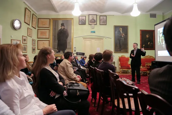 В Овальном зале Музея имени Н. Г. Рубинштейна состоялось мемориальное собрание, посвящённое выдающимся искусствоведам Ю. Н. Холопову (1932–2003), Т. В. Чередниченко (1952–2003), В. С. Ценовой (1960–2007).