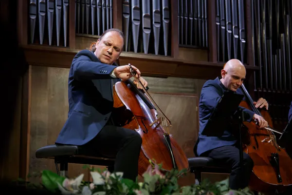 IX Международный виолончельный фестиваль «Vivacello». «Rastrelli Cello Quartet»: Кирилл Кравцов (виолончель, художественный руководитель), Михаил Дегтярёв (виолончель).