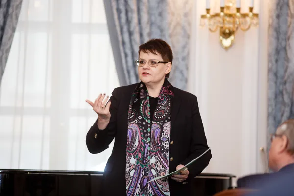 Татьяна Ивановна Науменко (Российская академия музыки имени Гнесиных) читает доклад «Автореферат диссертации как отражение методологического пути исследования».