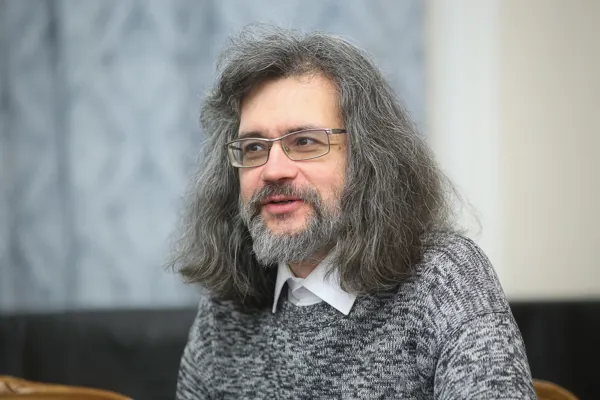Переводчик и научный редактор книги, кандидат искусствоведения, доцент кафедры истории зарубежной музыки Московской консерватории Роман Насонов
