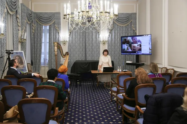 Выступает ученица Веры Дуловой Анна Борисовна Левина 
