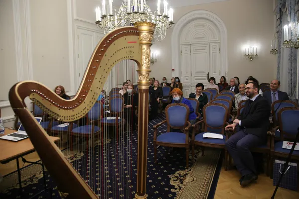Мемориальная встреча в день именин прославленной русской арфистки Веры Дуловой в Конференц-зале Московской консерватории
