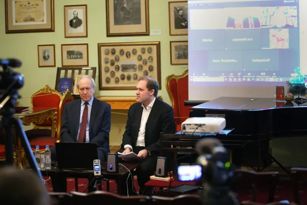 Модератор круглого стола, проректор по научной работе Московской консерватории, профессор Константин Зенкин и художественный руководитель СТАМ-фестиваля, композитор, пианист, лауреат международных конкурсов Алексей Чернов