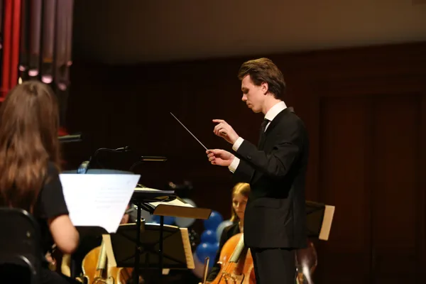 Студенческий оркестр «MIRA orchestra». Дирижёр — Илья Маркеев