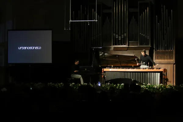 И. Миронюк. «Urbanostinato». Исполняют Иван Миронюк (фортепиано), Сергей Стефко (ударные)