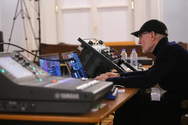Жан Жоффруа, художественный руководитель Collectif LiSiLog (Франция) на репетиции в Рахманиновском зале