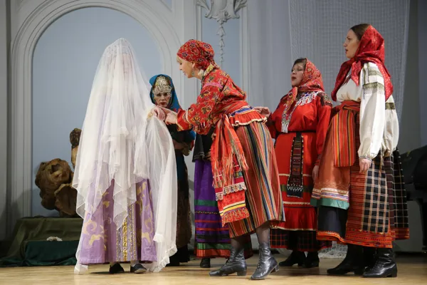 В спектакле принимает участие Ансамбль Дмитрия Покровского