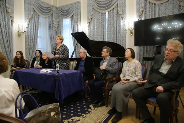 Перекличку присутствующих победителей I тура конкурса ведёт Председатель жюри Конкурса Ирина Арнольдовна Скворцова