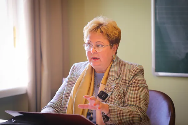 Занятие ведёт профессор кафедры истории русской музыки Московской консерватории Ирина Арнольдовна Скворцова