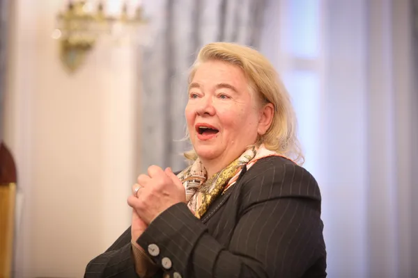 Заслуженная артистка РФ, доцент класса арфы Московской консерватории Елена Николаевна Ильинская
