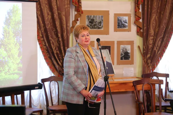 Ирина Арнольдовна Скворцова, декан научно-композиторского факультета, заведующая кафедрой русской музыки, доктор искусствоведения, профессор Московской консерватории, член редакционного совета Музея-заповедника С. В. Рахманинова «Ивановка»