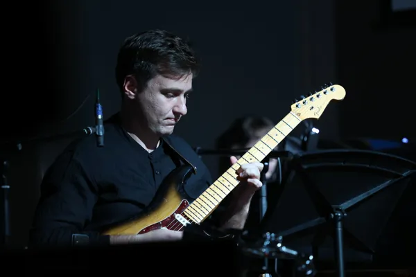Никита Коровин (электрогитара)