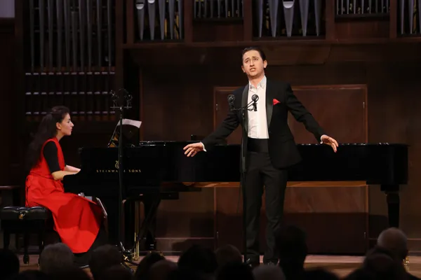 А. Бородин. Речитатив и каватина Владимира Игоревича из оперы «Князь Игорь». Исполняет Кирилл Попов (тенор). Партия фортепиано — Тамара Еприкян