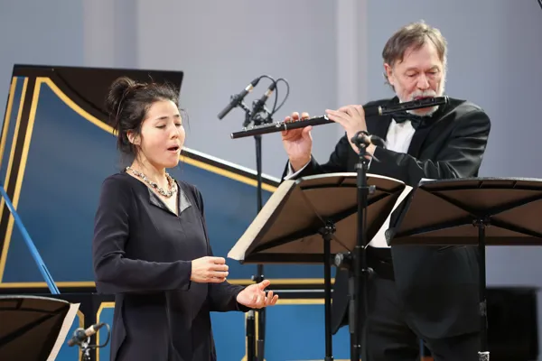 Алиса Тен (сопрано), Олег Худяков (флейта)