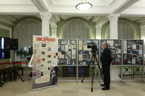 Телевидение Московской консерватории ведёт съёмку церемонии открытия выставки, посвящённой Галине Алексеевне Писаренко